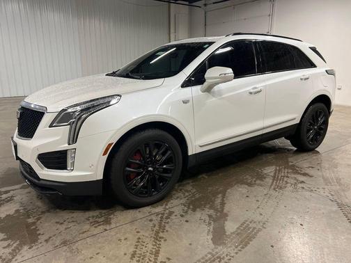 Crystal White Tricoat 2023 Cadillac XT5 Sport