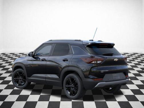 Mosaic Black Metallic 2026 Chevrolet Trailblazer LT