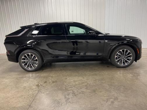 2025 Cadillac LYRIQ Sport