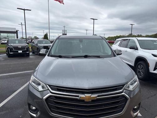 Satin Steel Metallic 2021 Chevrolet Traverse LT Cloth