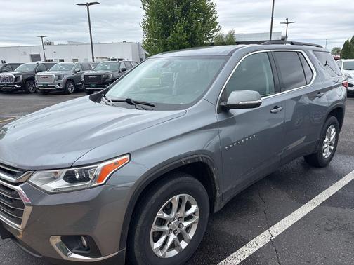 Satin Steel Metallic 2021 Chevrolet Traverse LT Cloth