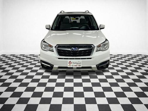 Crystal White Pearl 2017 Subaru Forester 2.5i Premium
