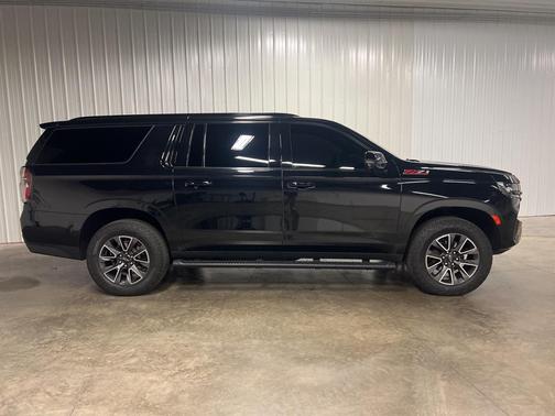 2023 Chevrolet Suburban 4WD Z71