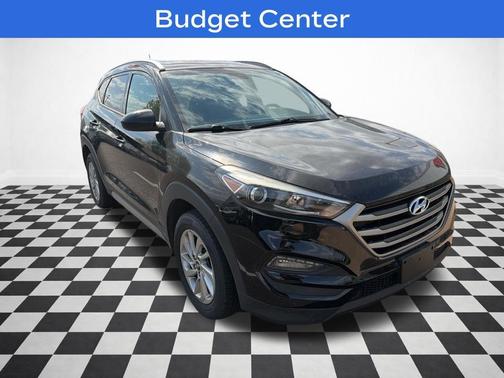 Black Noir Pearl 2017 Hyundai TUCSON SE