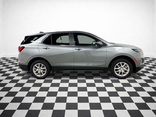 Sterling Gray Metallic 2024 Chevrolet Equinox 1LT
