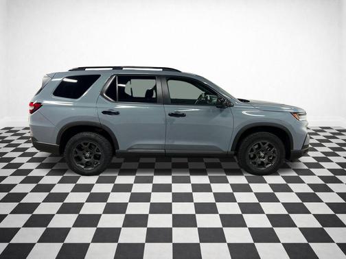 Obsidian Blue Pearl 2025 Honda Pilot TrailSport