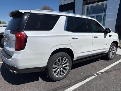 White Frost Tricoat 2021 GMC Yukon Denali