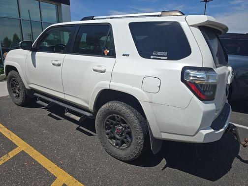 Super White 2019 Toyota 4Runner SR5