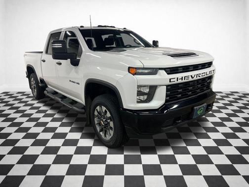 Summit White 2022 Chevrolet Silverado 2500 Custom