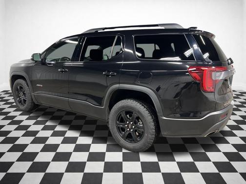 2023 GMC Acadia AWD AT4