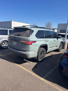 2024 Toyota Sequoia Platinum