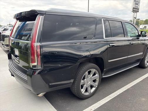 2016 Cadillac Escalade ESV Luxury