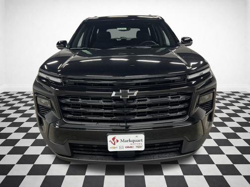 Mosaic Black Metallic 2026 Chevrolet Traverse LT