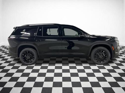 Mosaic Black Metallic 2026 Chevrolet Traverse LT