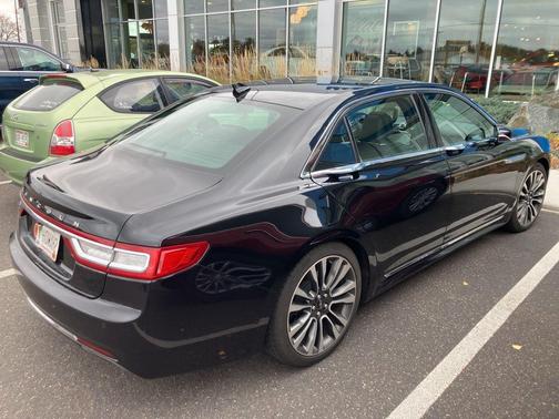 2019 Lincoln Continental Select