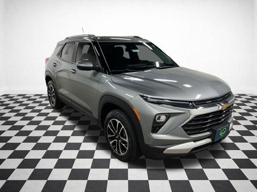 Sterling Gray Metallic 2024 Chevrolet Trailblazer LT
