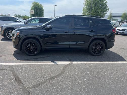 Ebony Twilight Metallic 2022 GMC Terrain SLE