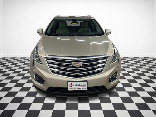 Silver Coast Metallic 2017 Cadillac XT5 Luxury