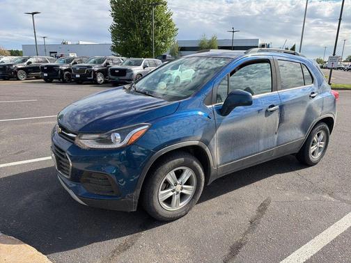 Pacific Blue Metallic 2020 Chevrolet Trax LT