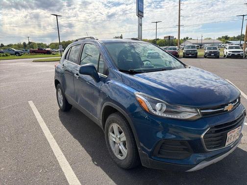 Pacific Blue Metallic 2020 Chevrolet Trax LT