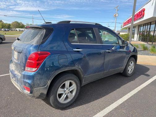 Pacific Blue Metallic 2020 Chevrolet Trax LT