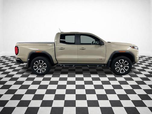 2023 GMC Canyon AT4