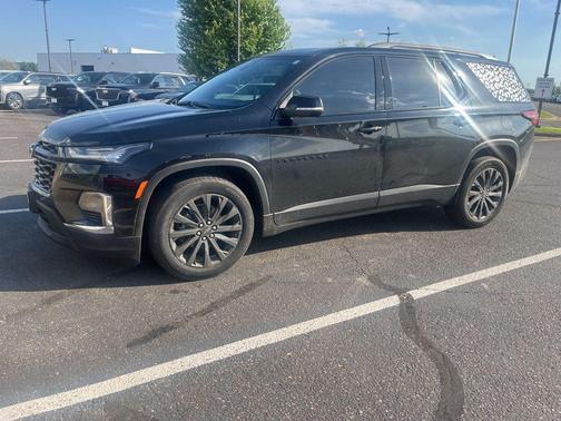Mosaic Black Metallic 2023 Chevrolet Traverse RS
