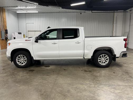 Summit White 2024 Chevrolet Silverado 1500 LT