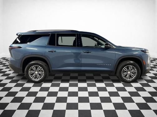 Lakeshore Blue Metallic 2025 Chevrolet Traverse LT