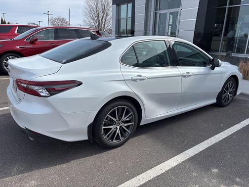 2024 Toyota Camry XLE