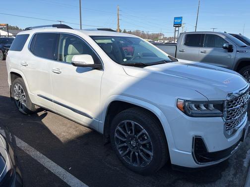 2022 GMC Acadia Denali