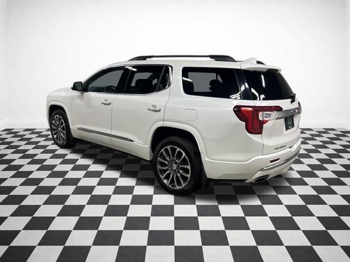 2022 GMC Acadia Denali