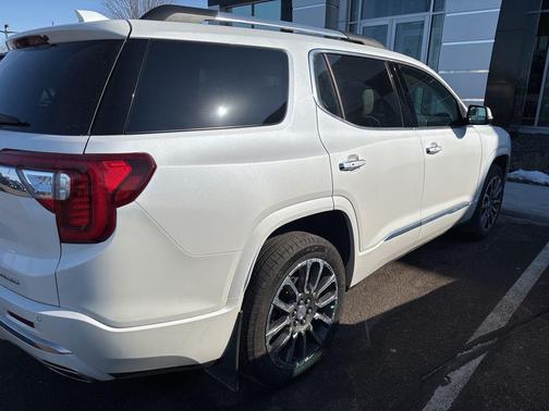 2022 GMC Acadia Denali