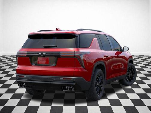 Radiant Red Tintcoat 2026 Chevrolet Traverse LT