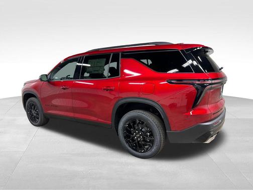 Radiant Red Tintcoat 2026 Chevrolet Traverse LT