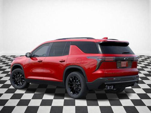 Radiant Red Tintcoat 2026 Chevrolet Traverse LT