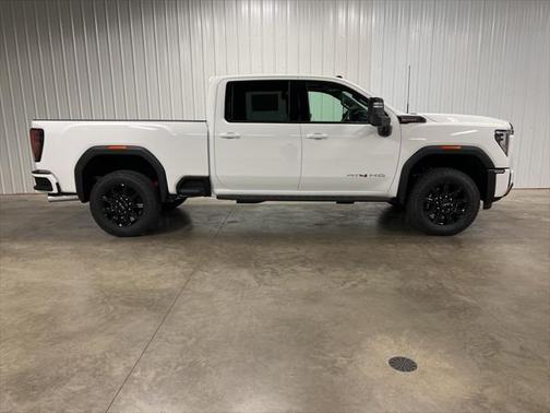 2025 GMC Sierra 2500 AT4
