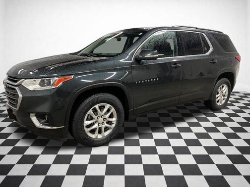 Graphite Metallic 2021 Chevrolet Traverse LT Cloth