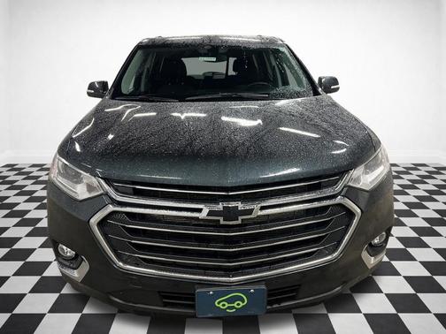 Graphite Metallic 2021 Chevrolet Traverse LT Cloth