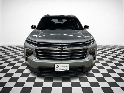 ARGENT SILVER METALLIC 2026 Chevrolet Traverse LT
