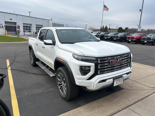 2023 GMC Canyon Denali