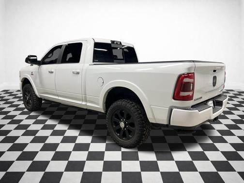 2022 RAM 3500 Laramie Crew Cab 4x4 6'4' Box