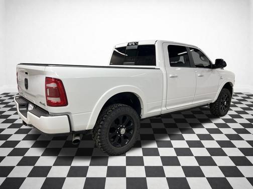 2022 RAM 3500 Laramie Crew Cab 4x4 6'4' Box