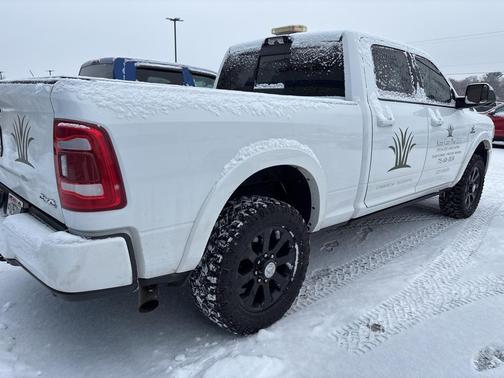 2022 RAM 3500 Laramie Crew Cab 4x4 6'4' Box