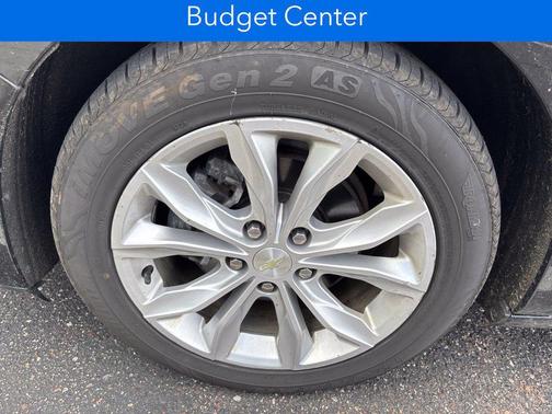 Mosaic Black Metallic 2019 Chevrolet Malibu LT