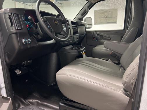 2025 Chevrolet Express 3500 3500 EXTD WB CARGO VAN