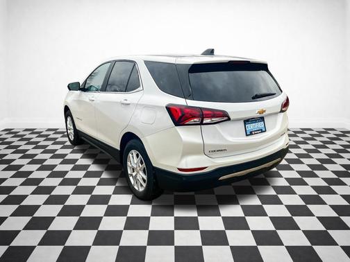 Iridescent Pearl Tricoat 2024 Chevrolet Equinox 1LT