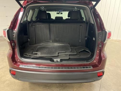 2016 Toyota Highlander LE