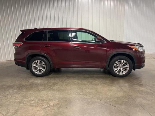 2016 Toyota Highlander LE