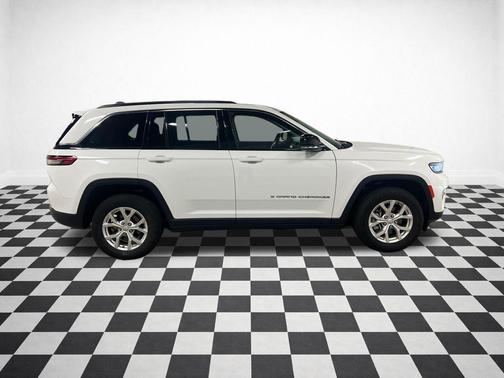 Bright White Clearcoat 2023 Jeep Grand Cherokee Limited